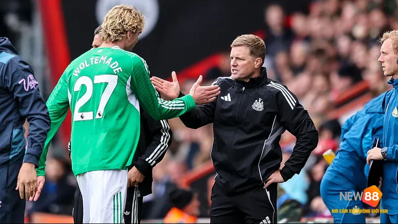 Cầu thủ Newcastle vượt qua cầu thủ Bradford City trong trận đấu bóng đá - "Newcastle" vs "Bradford Cầu thủ Newcastle vượt qua cầu thủ Bradford City trong trận đấu bóng đá - "Newcastle" vs…